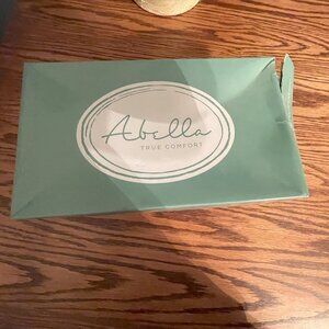 Abela leapord print heels/pumps new never worn size 8